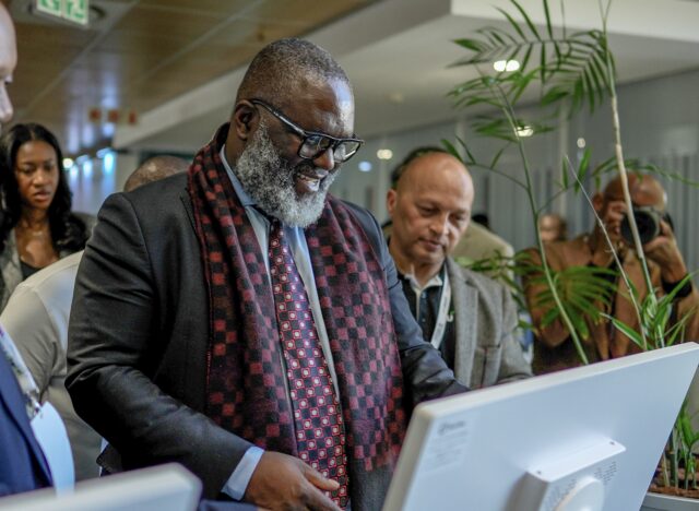 IMG_3389 2 Minister Buthelezi interacts with the Batho Pele AI ChatboT